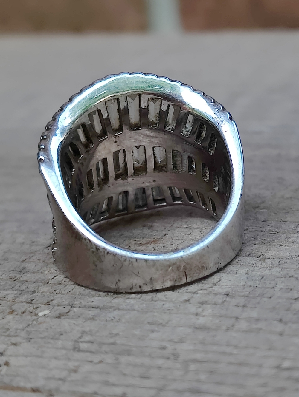 Vintage Baguette Sparkly Ring - Picture 5 of 5